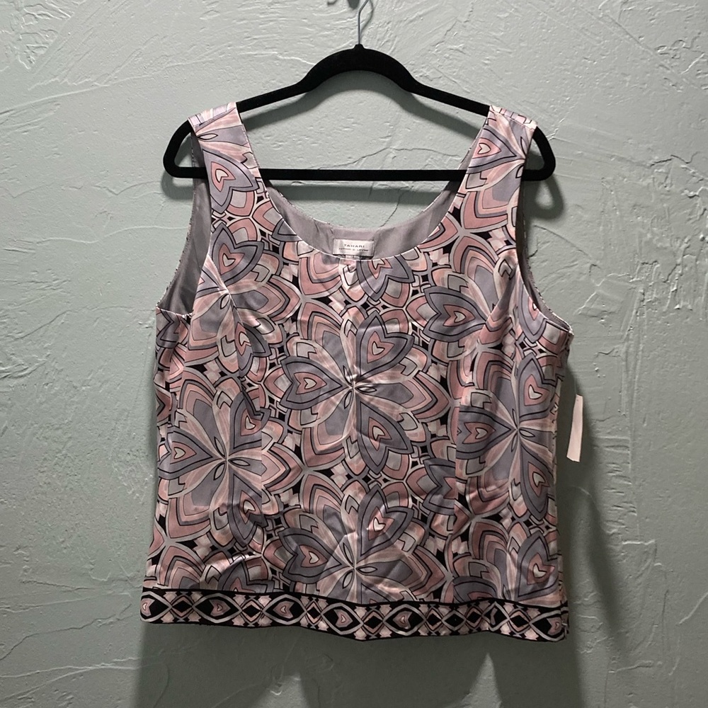 Tahari
100% silk
NWOT 16 dressy tank